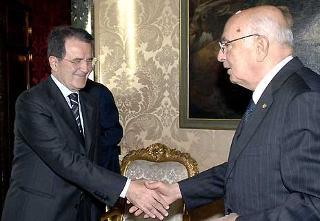 Il Presidente Giorgio Napolitano accoglie l'On. Romano Prodi, per l'incarico di formare il nuovo Governo