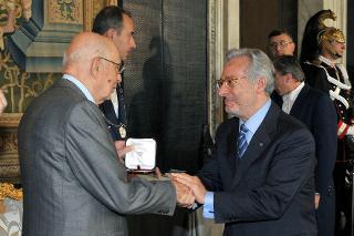 Il Presidente della Repubblica Giorgio Napolitano con Leo Gullotta in occasione della Giornata dello Spettacolo