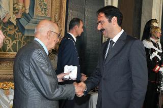 Il Presidente Giorgio Napolitano con Neri Marcorè in occasione della Giornata dello Spettacolo
