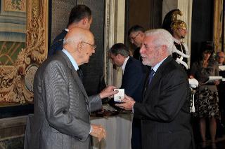 Il Presidente Giorgio Napolitano con Ugo Pagliai in occasione della Giornata dello Spettacolo