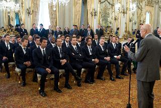 Il Presidente Giorgio Napolitano rivolge il suo indirizzo di saluto ai giocatori, dirigenti e accompagnatori della Nazionale di calcio