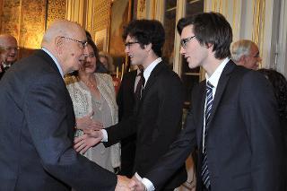 Il Presidente della Repubblica Giorgio Napolitano con i vincitori del concorso pianistico &quot;Premio Venezia&quot;