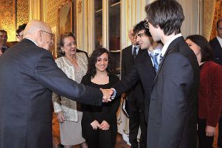 Il Presidente Giorgio Napolitano con i vincitori del concorso pianistico &quot;Premio Venezia&quot;