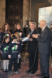 Il Presidente Giorgio Napolitano risponde alle domande degli studenti nel corso della celebrazione della Giornata Nazionale dell'Albero