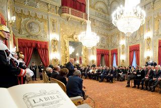 Il Presidente Giorgio Napolitano nel Salone delle Feste, nel corso dell'incontro con una delegazione della Federazione Chiese Evangeliche in Italia