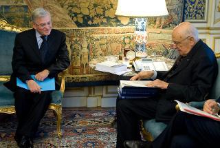 Il Presidente Giorgio Napolitano con Adriano Giannola, Presidente dell'Associazione per lo Sviluppo dell'Industria nel Mezzogiorno, in occasione della presentazione del &quot;Rapporto 2011 sull'Economia del Mezzogiorno&quot;