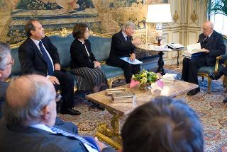 Il Presidente Giorgio Napolitano con una delegazione di SVIMEZ, in occasione della presentazione del &quot;Rapporto 2011 sull'Economia del Mezzogiorno&quot;