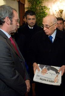 Il Presidente Giorgio Napolitano con il Direttore del quotidiano &quot;La Gazzetta di Mantova&quot;
