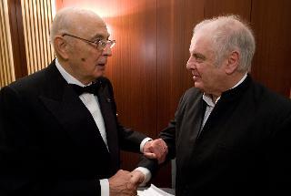 Il Presidente Giorgio Napolitano con il Maestro Daniel Barenboim, al termine del I atto del &quot;Don Giovanni&quot;