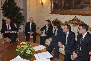 Il Presidente Giorgio Napolitano nel corso dell'incontro con i rappresentanti regionali e Provinciali di CGIL,CISL, UIL e UGL