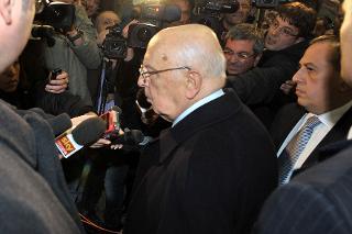 Il Presidente Giorgio Napolitano incontra i giornalisti al termine della sua visita a Napoli