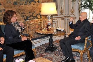 Il Presidente Giorgio Napolitano con la Signora Sophia Loren Ponti, durante i colloqui