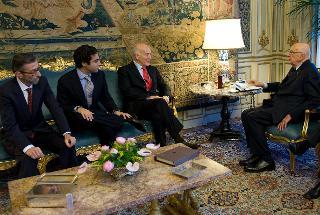 Il Presidente Giorgio Napolitano nel corso dell'incontro con una delegazione dell'Opera Pia Sella per la consegna del volume &quot;Quintino Sella. Scritti di Scienza. L'armonia del sapere e del fare&quot;
