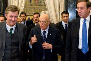 Il Presidente Giorgio Napolitano con il Presidente della Camera dei deputati Gianfranco Fini e Filippo Andreatta, in occasione della presentazione dei Discorsi parlamentari dell'On. Beniamino Andreatta
