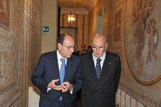 Il Presidente Giorgio Napolitano accolto da Renato Schifani, Presidente del Senato in occasione del Convegno &quot;Paolo Bufalini e la costruzione dell'Italia democratica&quot;