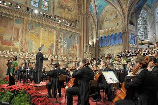 Concerto di Natale nel Sacro Convento di Assisi, alla presenza del Capo dello Stato