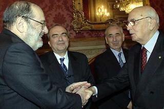Il Presidente Giorgio Napolitano saluta Umberto Eco, nella foto con Angelo Varni ed Emiliano Pasquini a Palazzo D'Accursio