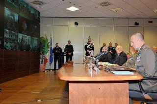 Il Presidente Giorgio Napolitano al Comando Operativo di Vertice Interforze, in occasione del collegamento in videoconferenza per rivolgere gli auguri di Natale e Capodanno ai contingenti militari italiani impegnati nelle missioni internazionali