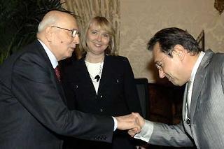 Il Presidente Giorgio Napolitano con il Sen. Oskar Peterlini e Simonetta Rubinato, del Gruppo Parlamentare per le Autonomie del Senato, in occasione delle consultazioni