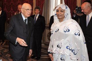 Il Presidente Giorgio Napolitano con la Signora Amira Daoud Hassan Gornass, nuovo Ambasciatore della Repubblica del Sudan, in occasione della presentazione delle Lettere Credenziali