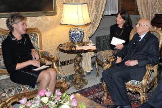Il Presidente Giorgio Napolitano con la Signora Elita Kuzma, nuovo Ambasciatore della Repubblica di Lettonia, in occasione della presentazione delle Lettere Credenziali