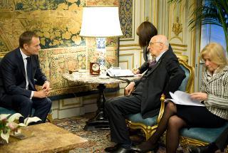 Il Presidente Giorgio Napolitano, con a fianco il Sottosegretario di Stato agli Affari Esteri Marta Dassù, nel corso dei colloqui con Donald Tusk, Primo Ministro della Repubblica di Polonia