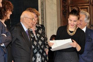 Il Presidente Giorgio Napolitano consegna i Premi di laurea promossi dal Comitato Leonardo in occasione della cerimonia per la &quot;Giornata della Qualità Italia&quot;