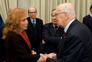 Il Presidente Giorgio Napolitano saluta Flavia Arzeni, vedova dell'Amb. Boris Biancheri, in occasione della presentazione dell'opera &quot;Atlante Geopolitico Treccani&quot;