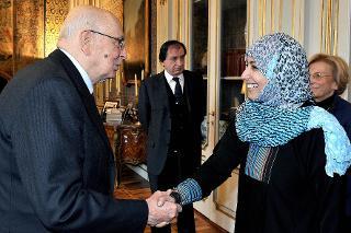 Il Presidente Giorgio Napolitano accoglie la Sig.ra Tawakkol Karman, Premio Nobel per la Pace 2011, nel suo studio al Quirinale