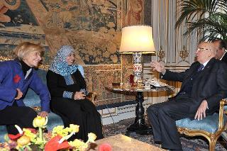 Il Presidente Giorgio Napolitano con la Sig.ra Tawakkol Karman, Premio Nobel per la Pace 2011 e la Sen. Emma Bonino durante i colloqui