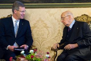 Il Presidente Giorgio Napolitano con il Presidente della Repubblica Federale di Germania Christian Wulff nel corso dei colloqui