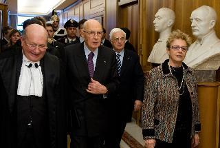 Il Presidente Giorgio Napolitano con Luigi Giampaolino e Maria Teresa Araganelli, rispettivamente Presidente e Procuratore Generale Aggiunto della Corte dei conti, in occasione dell'inaugurazione dell'Anno Giudiziario