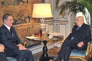 Il Presidente Giorgio Napolitano con Amin Gemayel durante i colloqui nel suo studio al Quirinale