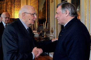 Il Presidente Giorgio Napolitano con Don Luigi Ciotti, Presidente di &quot;Libera. Associazioni, nomi e numeri contro le mafie&quot;