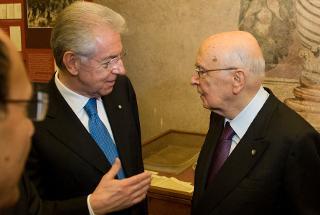 Il Presidente Giorgio Napolitano con il Presidente del Consiglio Mario Monti, nel corso della visita alla Mostra allestita a Palazzo Giustiniani, dal titolo &quot;Stato e Chiesa in Italia. Dal Risorgimento ai nostri giorni&quot;