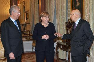 Il Presidente Giorgio Napolitano con la Signora Angela Merkel, Cancelliere della Repubblica Federale di Germania e Mario Monti, Presidente del Consiglio dei ministri, in occasione dell'incontro al Quirinale