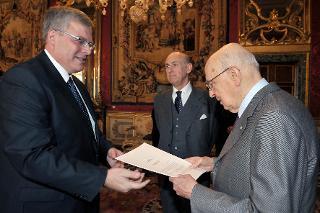 Il Presidente Giorgio Napolitano con il Sig. Naor Gilon, nuovo Ambasciatore dello Stato d'Israele, in occasione della presentazione delle Lettere Credenziali