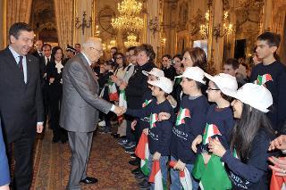 Il Presidente Giorgio Napolitano con gli studenti in occasione dell'incontro su &quot;Bilancio e significato delle celebrazioni per il 150° anniversario dell'Unità d'Italia&quot;