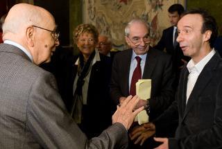 Il Presidente Giorgio Napolitano con Roberto Benigni, Giuliano Amato e Dacia Maraini, poco prima dell'incontro &quot;Bilancio e significato delle celebrazioni per il 150° anniversario dell'Unità d'Italia&quot;