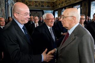 Il Presidente Giorgio Napolitano con Aldo Cazzullo, relatore all'incontro su &quot;Bilancio e significato delle celebrazioni del 150° anniversario dell'Unità d'Italia&quot;