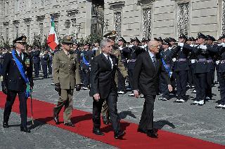 Il Presidente Giorgio Napolitano durante gli onori militari in occasione della celebrazione del 89° anniversario di fondazione dell'Aeronautica Militare