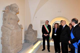 Il Presidente Giorgio Napolitano durante la visita al Museo Provinciale Campano illustrata dal Direttore Dott.ssa Maria Luisa Nava