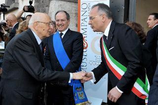 Il Presidente Giorgio Napolitano con il Dott. Carmine Antropoli, Sindaco di Capua, in occasione della riapertura del Museo Campano