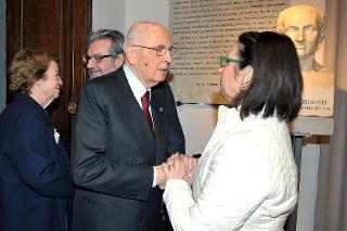 Il Presidente Giorgio Napolitano al suo arrivo alla camera ardente dell'On. Miriam Mafai allestita al Palazzo del Campidoglio saluta la figlia Sara