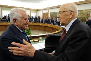 Il Presidente Giorgio Napolitano saluta il dott. Vitaliano Esposito