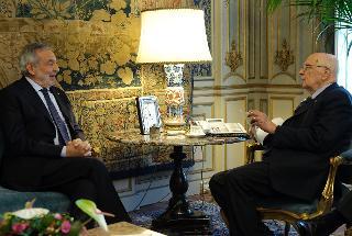 Il Presidente Giorgio Napolitano nel corso dei colloqui con Luigi Nicolais, Presidente del Consiglio nazionale delle ricerche