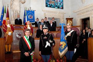 Il Comandante dei Corazzieri, Paolo Carra, al Campidoglio, e il Sindaco di Roma, Gianni Alemanno, in occasione del conferimento della Cittadinanza Onoraria della Città di Roma al Reggimento Corazzieri