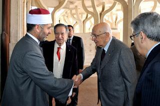 Il Presidente Giorgio Napolitano con il Siig. Ahmed Mohammed Ali El Sakka, Iman in occasione della visita al Centro Islamico Culturale d'Italia