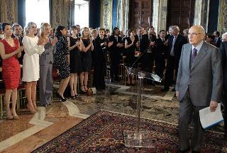 Il Presidente Giorgio Napolitano salutato al suo ingresso nel Salone dei Corazzieri, in occasione della cerimonia di presentazione dei candidati ai Premi &quot;David di Donatello&quot; per l'anno 2012