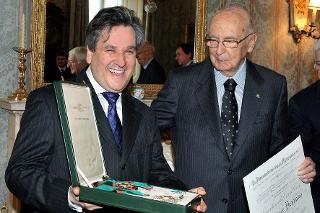 Il Presidente Giorgio Napolitano consegna l'Onorificenza di Cavaliere di Gran Croce dell'OMRI al Maestro Antonio Pappano